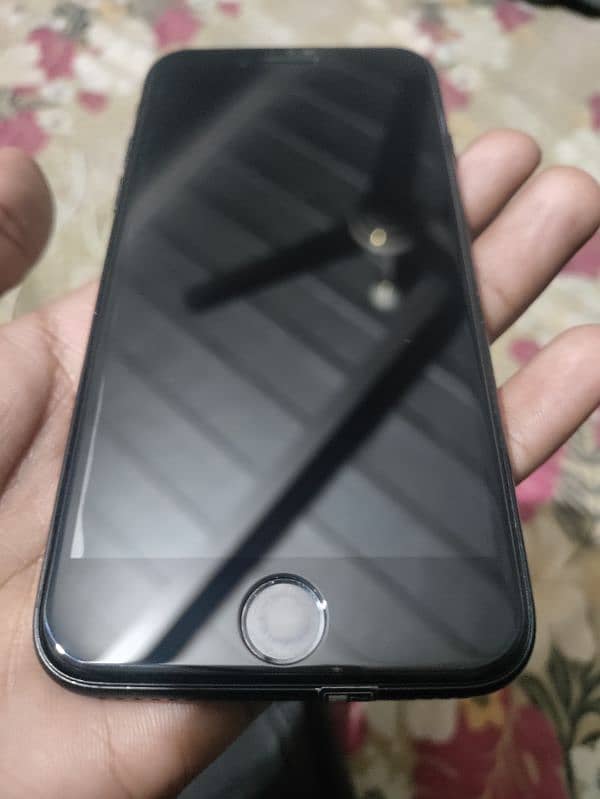 iPhone 7 (32GB) (Non PTA) 1