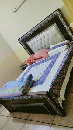 complete bed set with side tables and dressing table