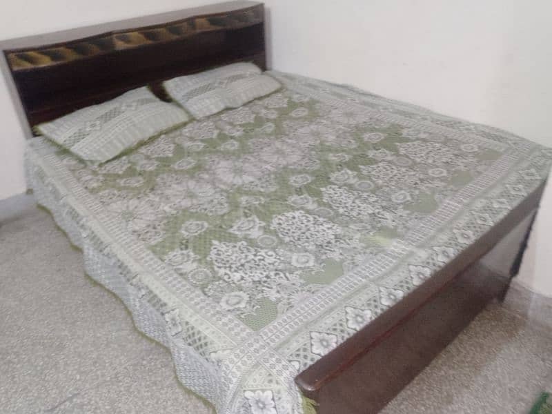 Double bed with Mattress 3