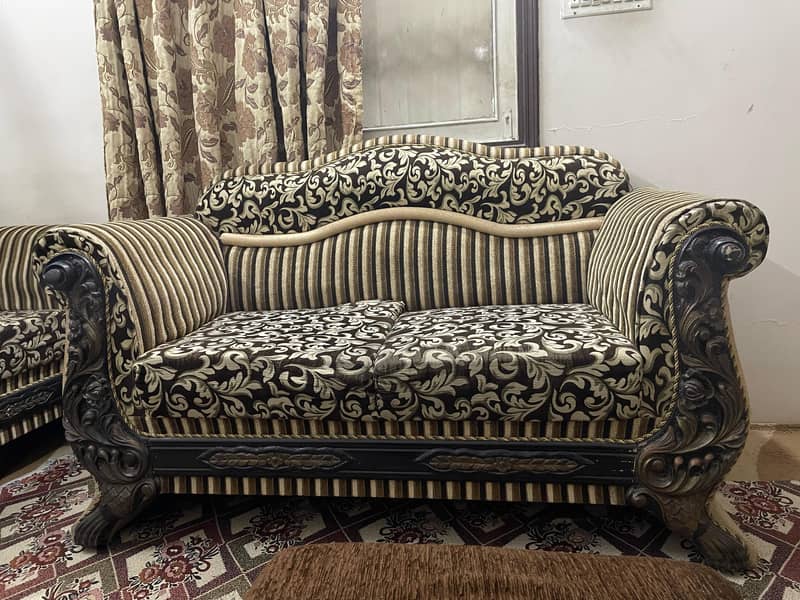 7 SEATER COMPLETE SOFA SET 9/10 CONDITION 0