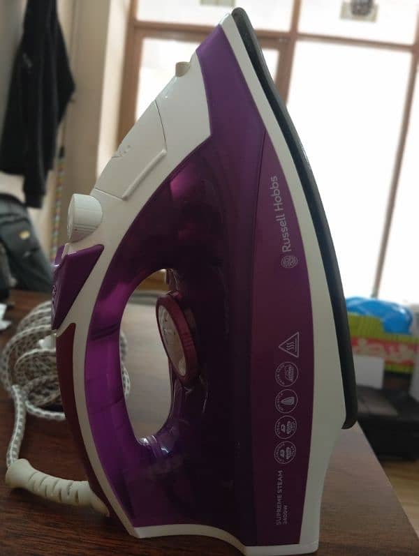 Russell Hobbs Supreme Steam Iron 5