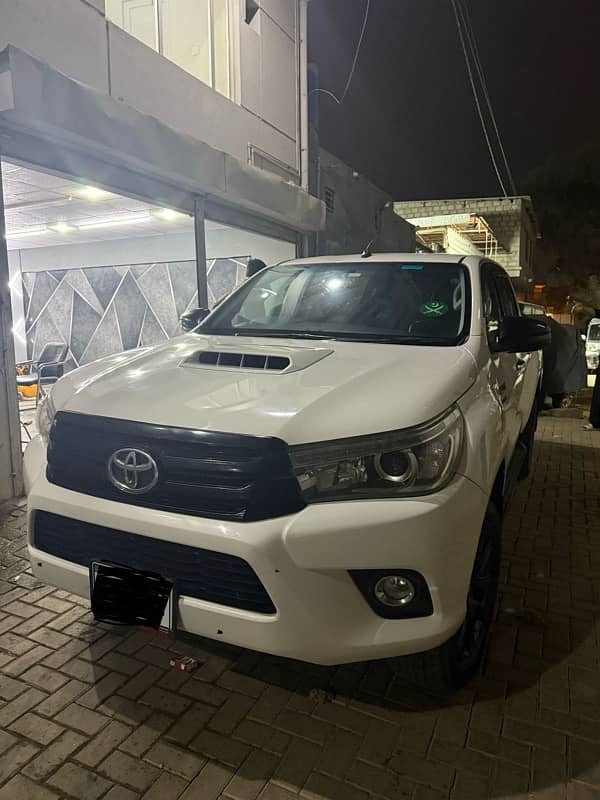 Toyota Hilux 2017 1