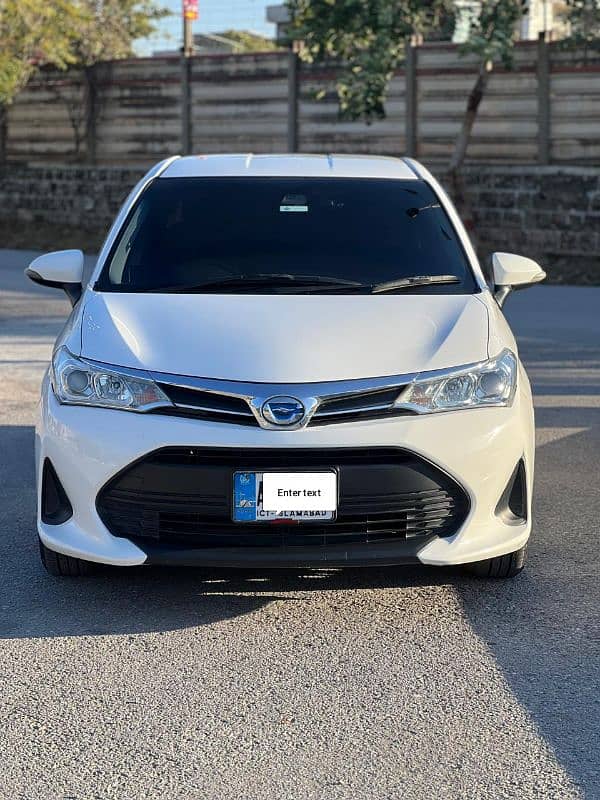 Hybrid Toyota corolla axio 1.5 0