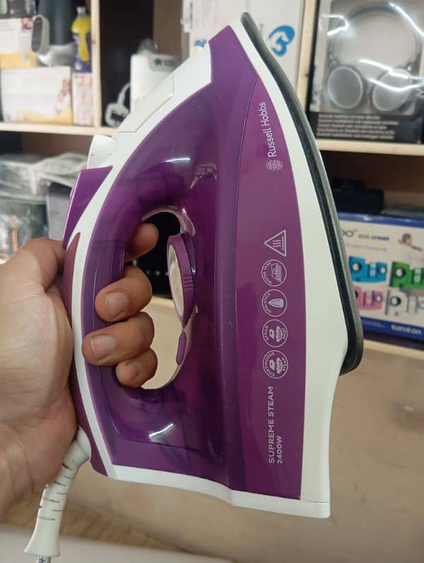 Russell Hobbs Supreme Steam Iron 1