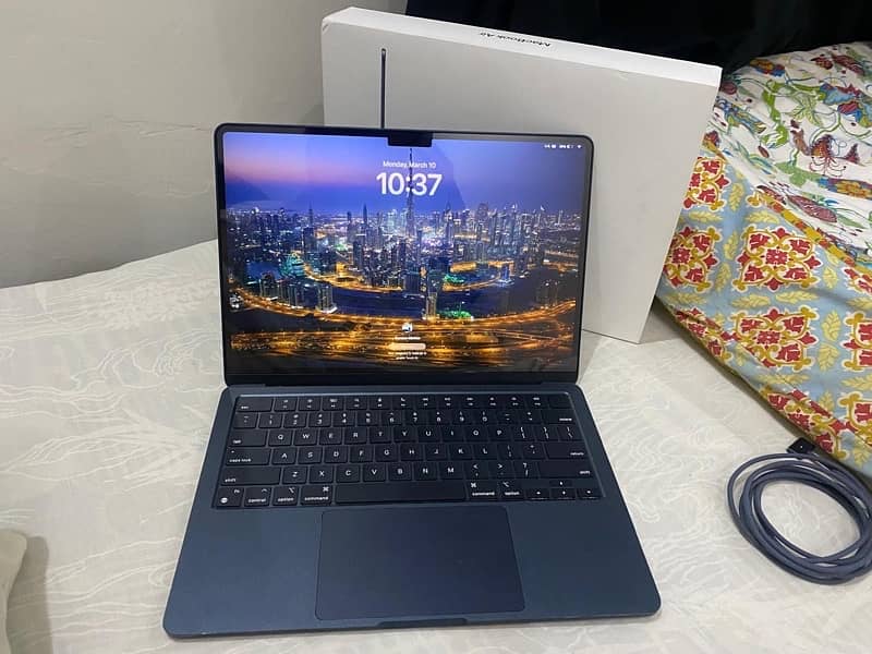 Macbook Air M3 256 GB 2