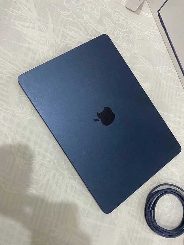 Macbook Air M3 256 GB 6