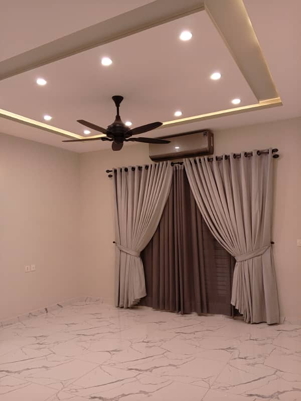 2 kanal 8 bedroom house available for rent in bahria Hamlet phase 7 bahria town Rawalpindi 3