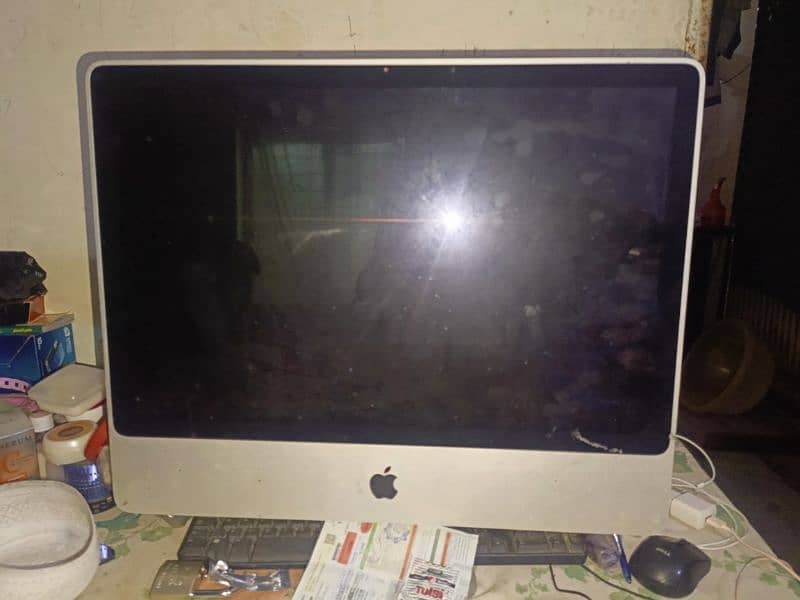 Apple monitor with cpu 2