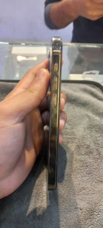 Iphone 12 pro Factory Unlock 256 GB 4