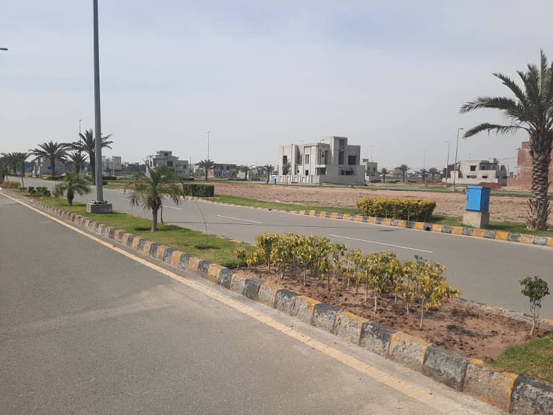 10 Marla Plot in E Block Main Boulevard Citi Housing Sargodha Road Faisalabad 21