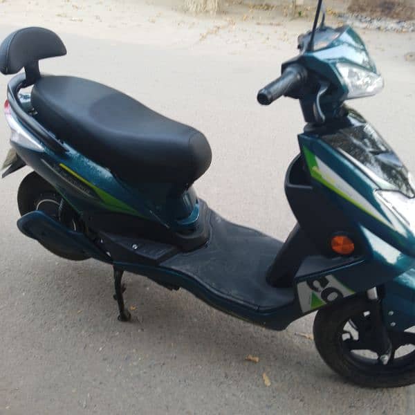 Yj future electric scooter for sale 4