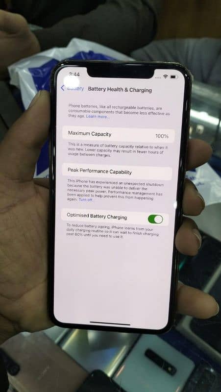 I PHONE XS MAX NON PTA FACTORY UNLOCKED 3