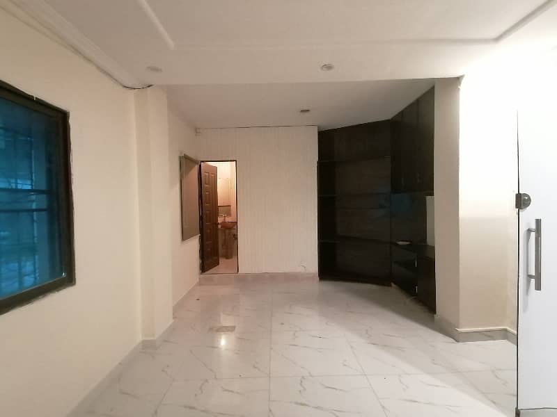 Office In Gulberg 3 For rent 9