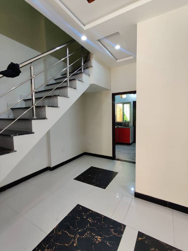 4 Marla brand new type tile floor house for rent on Main College Road 0