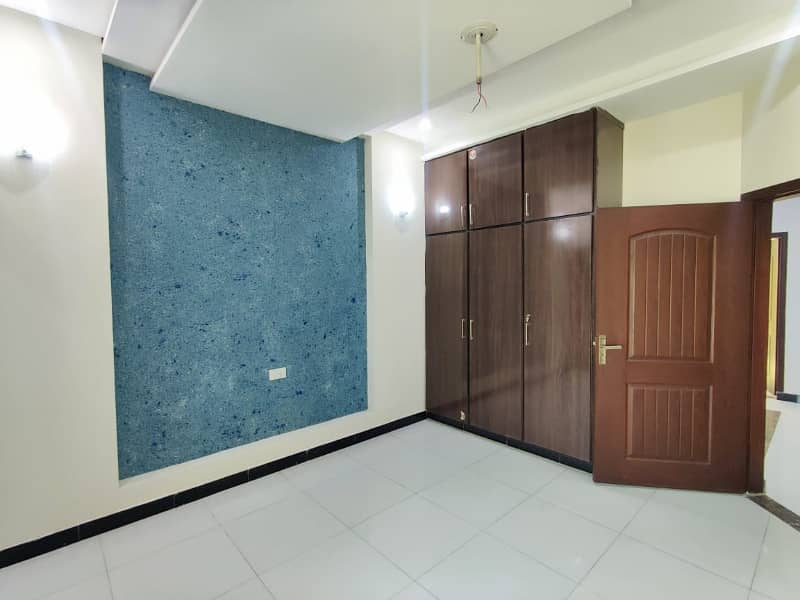 4 Marla brand new type tile floor house for rent on Main College Road 5