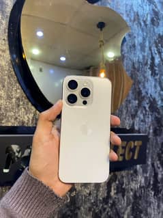 Iphone 15 Pro white titanium