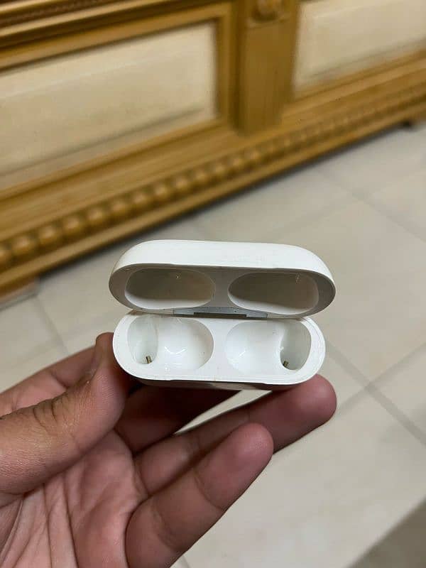 APPLE AIRPODS PRO 8