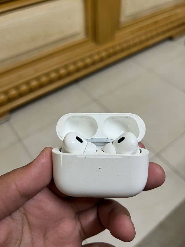 APPLE AIRPODS PRO 9