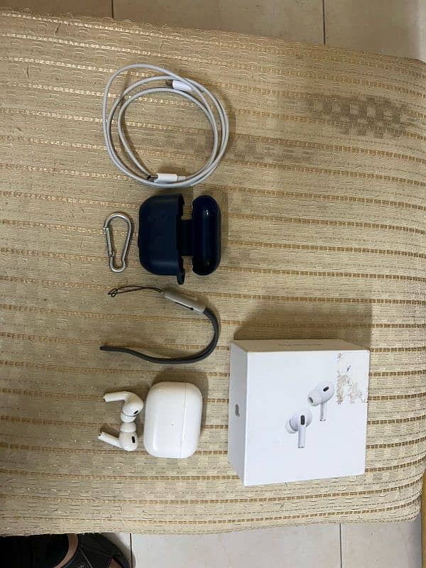 APPLE AIRPODS PRO 11