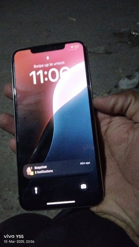 I phone xs max 10 by 10 condition 2