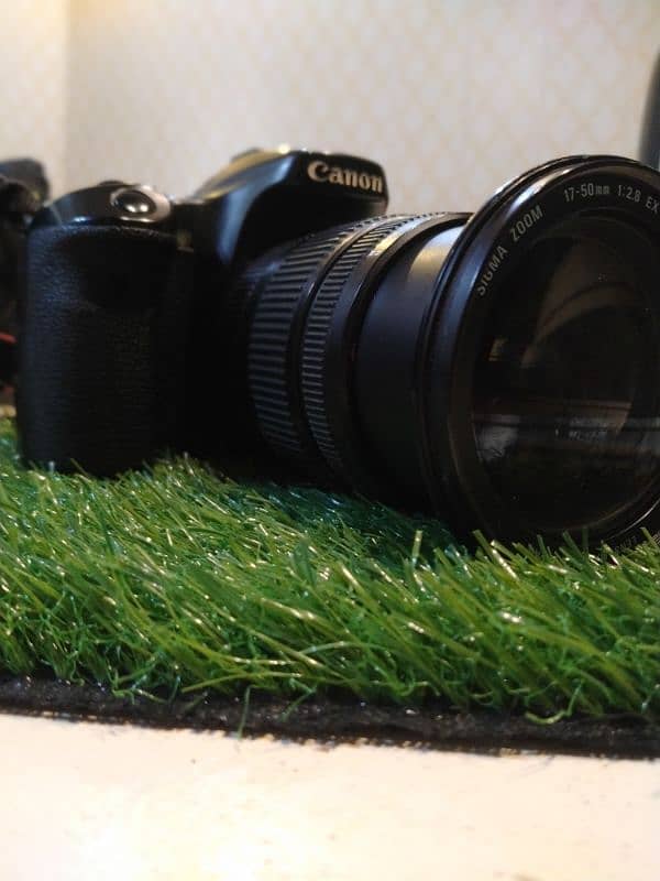 canon 70 d camera with sigma 17 50 f2.8 5