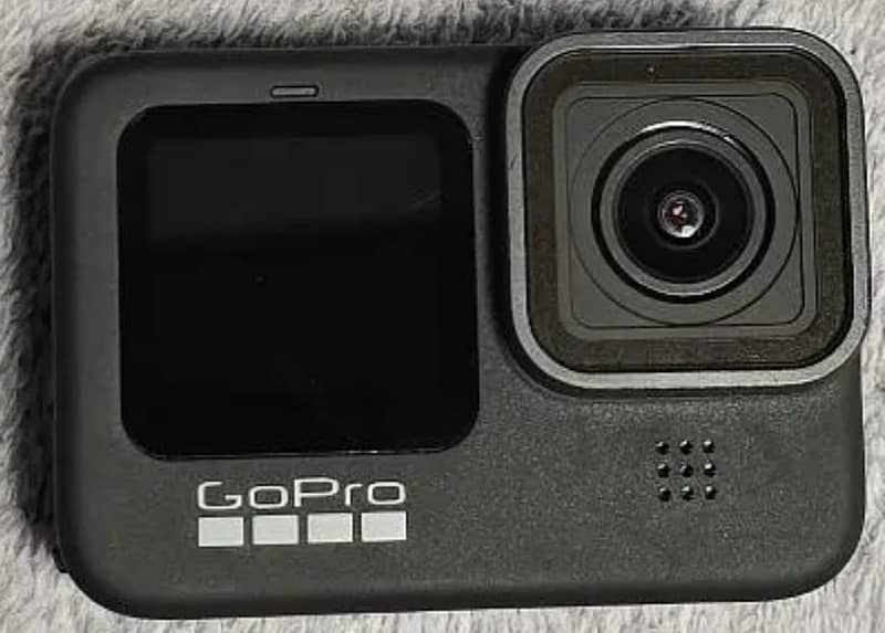 Gopro Hero 10 used in good condition 128GB Card and Metal Case 0