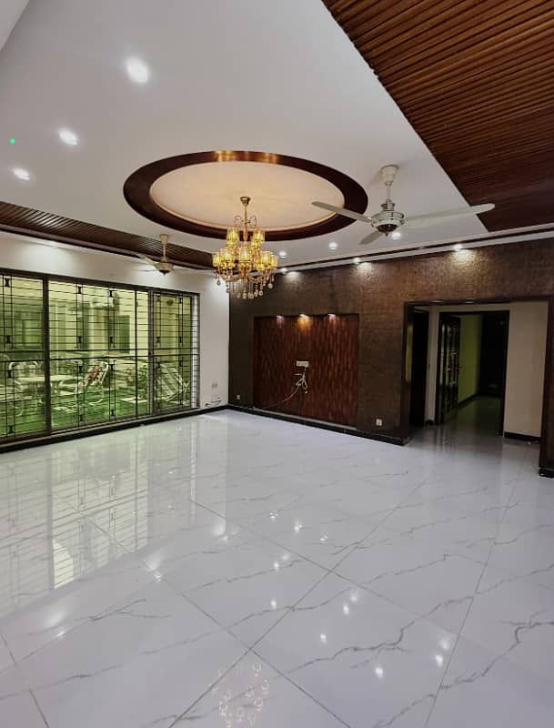 1 Kanal Full House for Rent in DHA Phase 8 (Ex Park View) Prime Location & Luxury Living 0