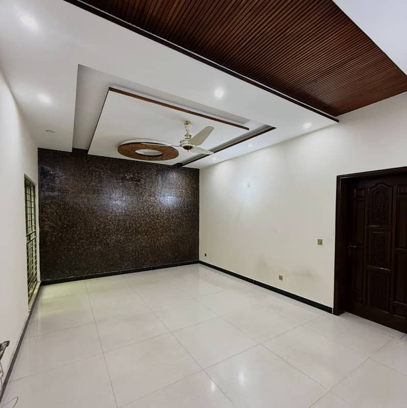 1 Kanal Full House for Rent in DHA Phase 8 (Ex Park View) Prime Location & Luxury Living 3