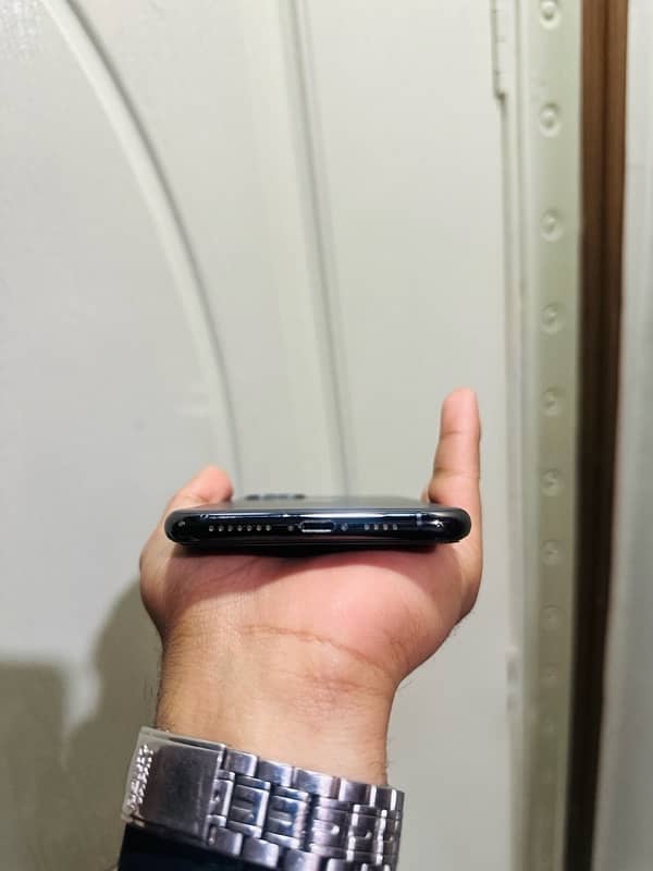 iphone 11 pro max 2