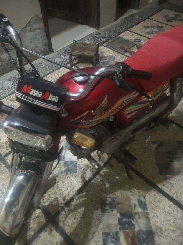 honda cd70 ایک ھاتھ کی چلی ھوی ھے اور میرے نام پر ھے 5