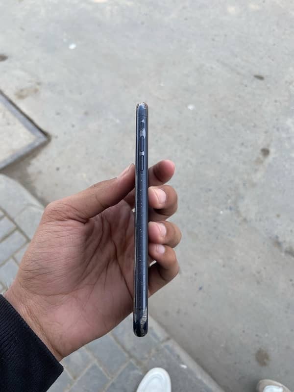 I PHONE XR factory unlock 3