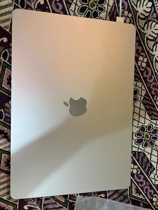 MacBook Air (15-inch, M2, 2023) 3