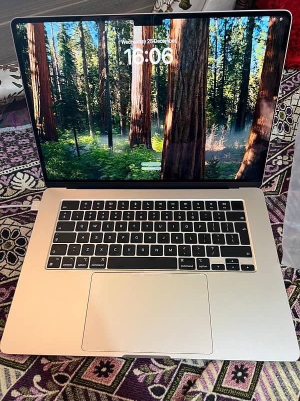 MacBook Air (15-inch, M2, 2023) 4