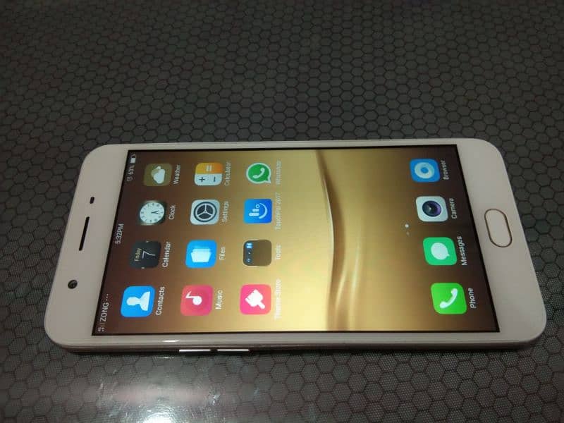 OPPO F1 S_4GB RAM 64GB ROM 8