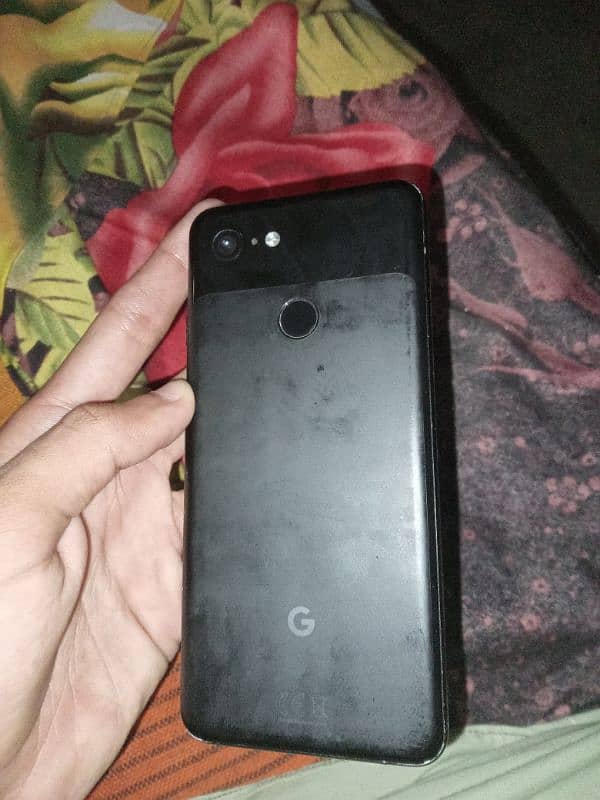 Realme C21 and google pixel 3 ad par lo 13