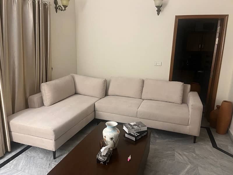 L Shaped sofa beige 0