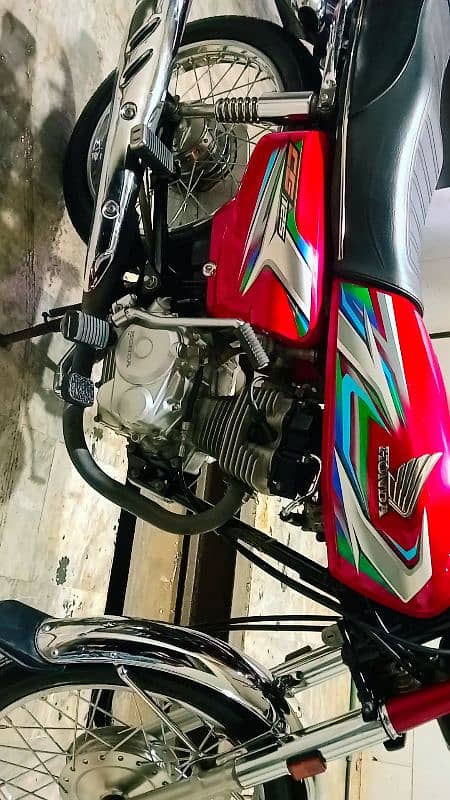 Urgent Sale Honda CG125 2023 Karachi Number 6