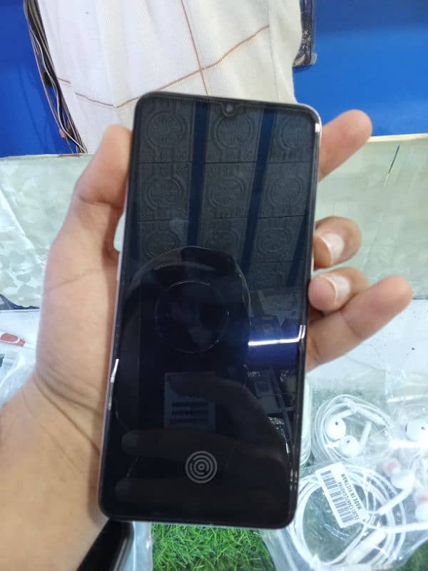 Oppo F17 mobile 1