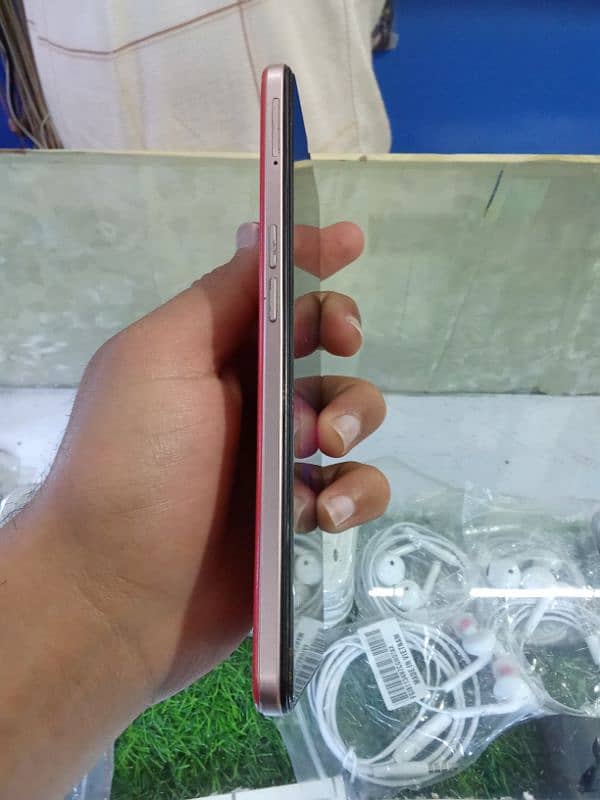 Oppo F17 mobile 4