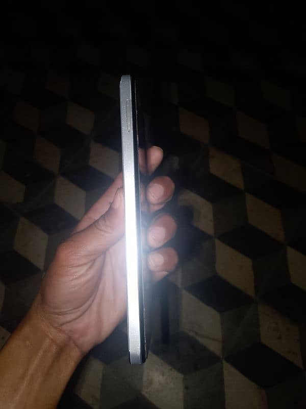 Infinix smart 8 (8 128) 3