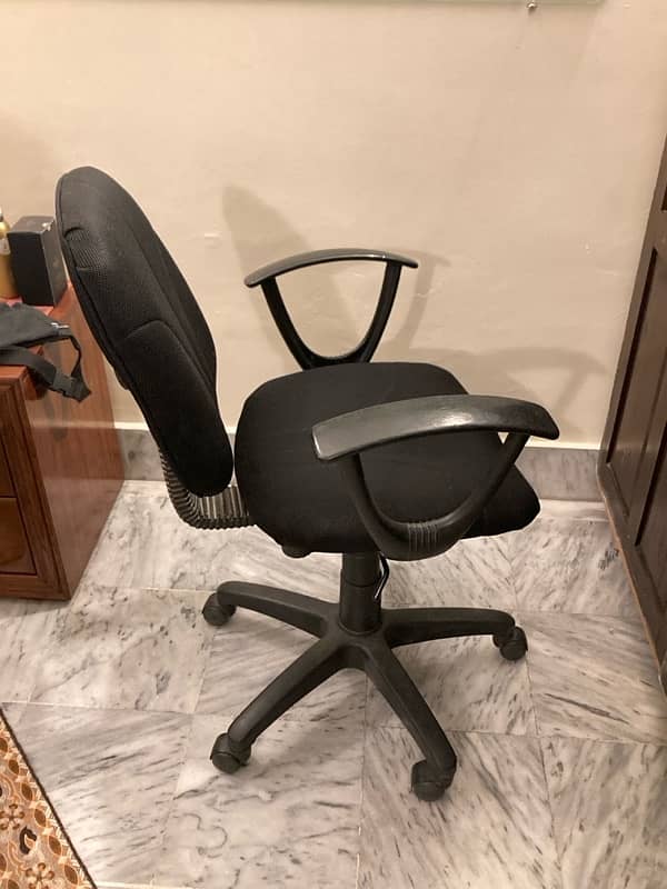 Computer chair in good condition 2