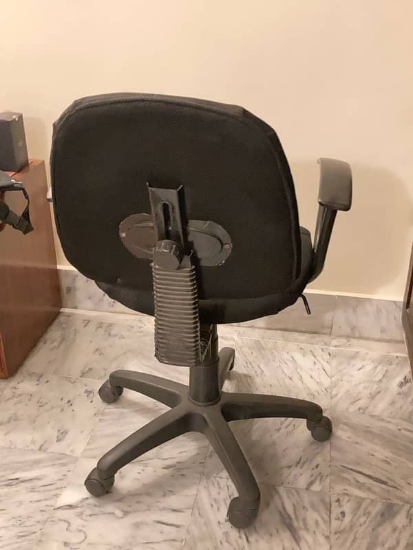 Computer chair in good condition 3