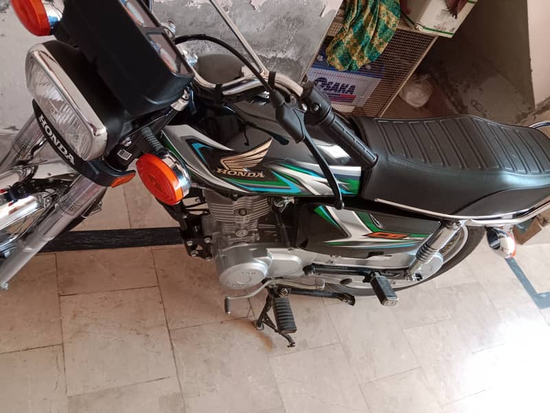 Honda 125 cc 2023model 3