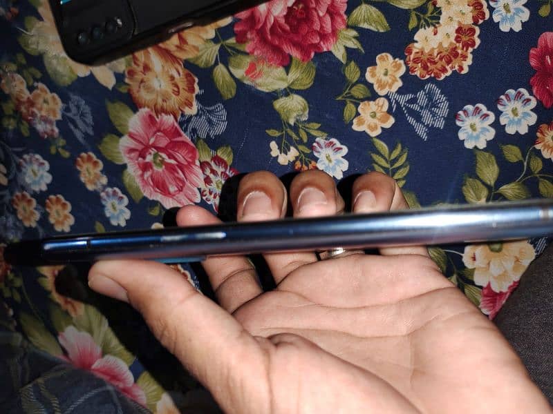 OnePlus 7t good condition dual prove ha 8/128 ma urgent sale 3