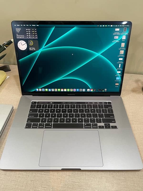 Macbook pro 2019 16inch 1TB SSD Core i7 16Gb Ram 4GB Graphics Card 0