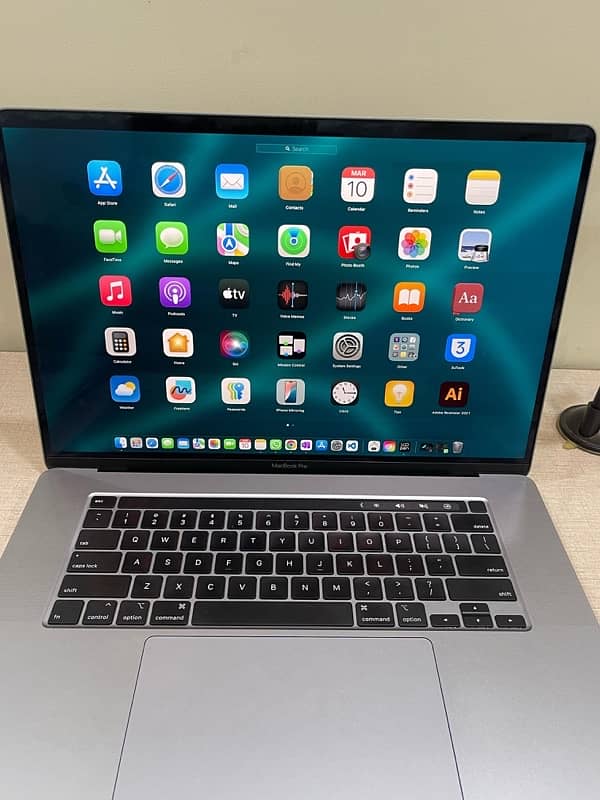 Macbook pro 2019 16inch 1TB SSD Core i7 16Gb Ram 4GB Graphics Card 1