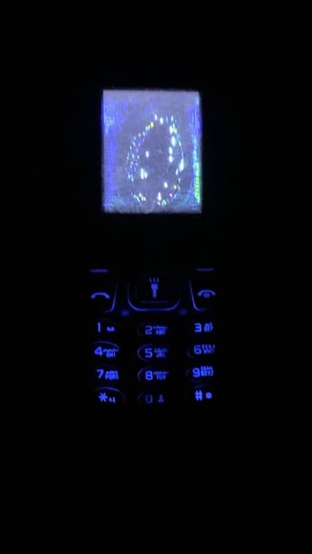 G FIVE KEYPAD PHONE ONLY SCREEN CRACK 4