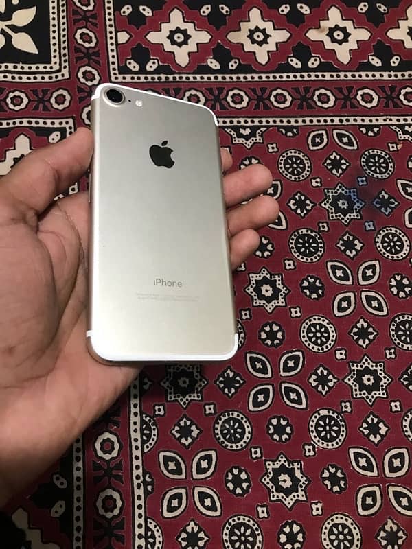 I phone 7 official PTA Approved 128GB Phone Num 03064206549 0