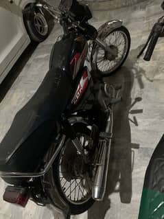 motorbike 2021 model hai saaf hai bikul tanki tappy mere pass he ha