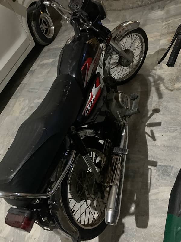 motorbike 2021 model hai saaf hai bikul tanki tappy mere pass he ha 2